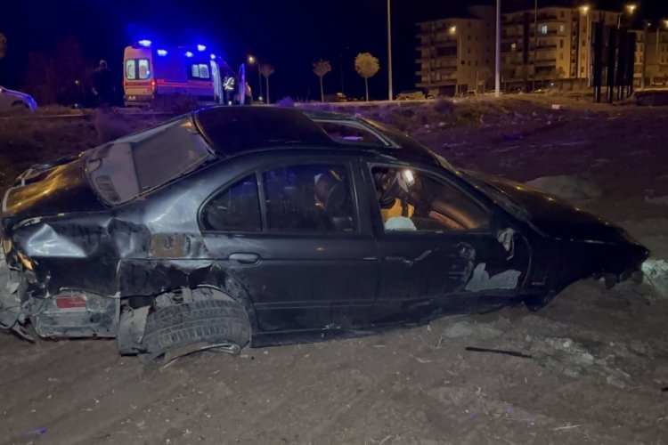 Aksaray'da s&uuml;r&uuml;c&uuml;n&uuml;n kullandığı ara&ccedil; kontrolden &ccedil;ıkıp şarampole d&uuml;şt&uuml;!