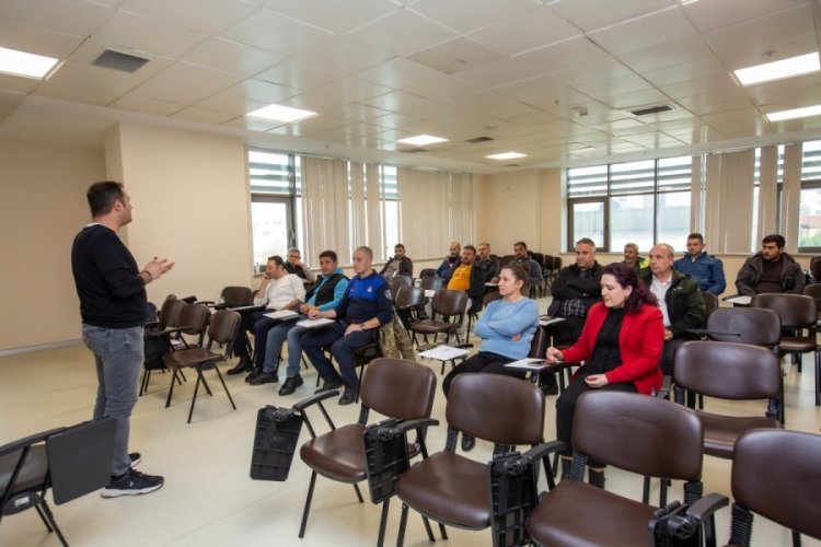 Bursa'da şof&ouml;rlere, 'G&uuml;venli ve Ekonomik S&uuml;r&uuml;ş Teknikleri' eğitimi verildi
