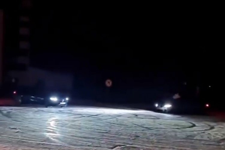 Uludağ kayak sporunun yanında karda drift sporunun da merkezi oldu