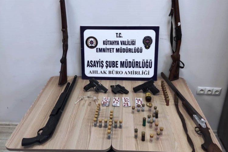 K&uuml;tahya'da fuhuş operasyonu: 8 kişi g&ouml;zaltına alındı