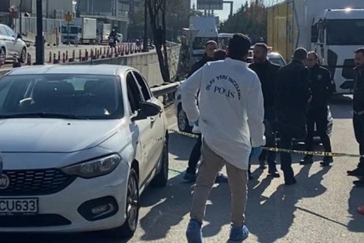 İstanbul'da d&ouml;viz b&uuml;rosu &ccedil;alışanının aracı gasbedildi! &Ccedil;antada 6 milyon TL vardı