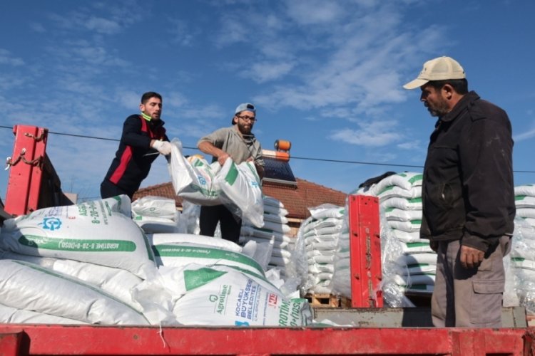 Kocaeli'de &ccedil;ift&ccedil;iye 50 hibeli katı g&uuml;bre desteği