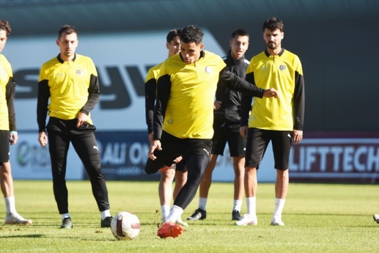 Manisa FK, Boluspor ma&ccedil;ının hazırlıklarını s&uuml;rd&uuml;rd&uuml;