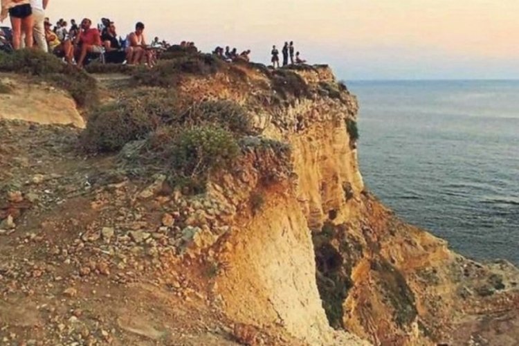 Evlilik teklifi sonrası u&ccedil;urumdan d&uuml;şerek &ouml;ld&uuml;!