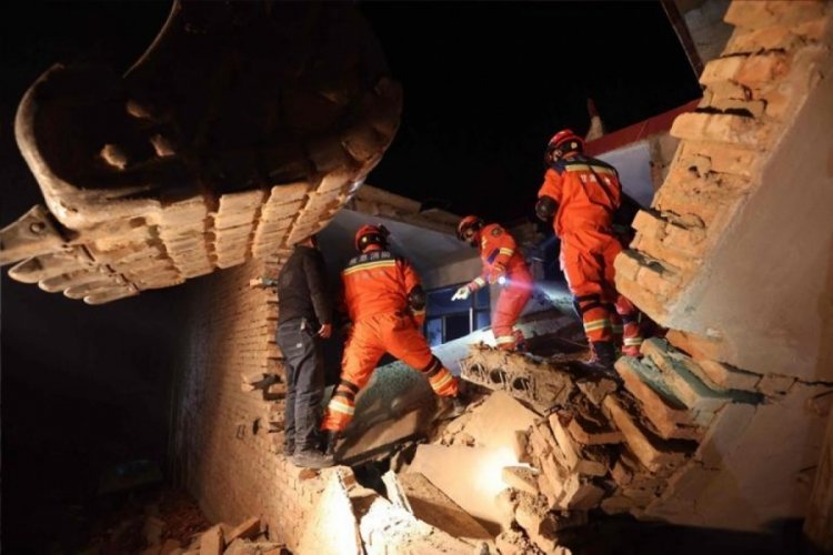 &Ccedil;in'deki depremde 116 kişi hayatını kaybetti