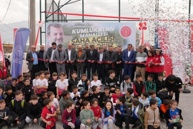 Bursa Gürsu'da Kumlukalan Mahallesi halı sahası hizmete açıldı