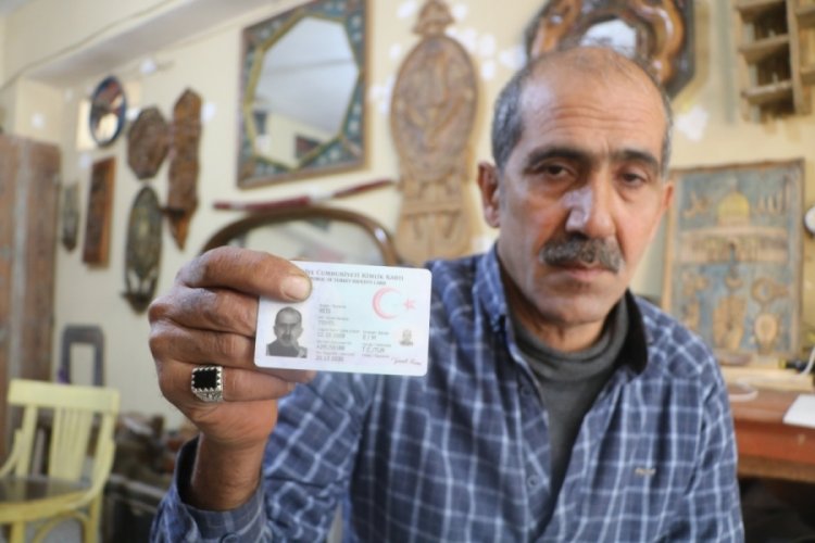 Lazları &ccedil;ok sevdiği i&ccedil;in ismini Temel Reis olarak değiştirdi