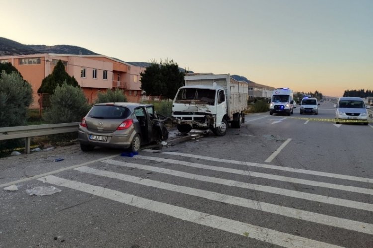 Manisa'da kaza: 1 &ouml;l&uuml; 3 yaralı