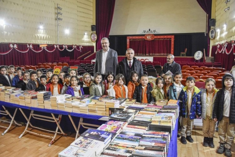 Bursa'da 'Karacabey Kitap G&uuml;nleri', yoğun ilgi g&ouml;rd&uuml;