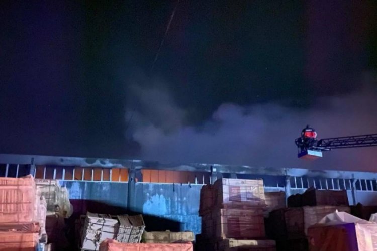Bilecik'te seramik fabrikasında yangın &ccedil;ıktı!
