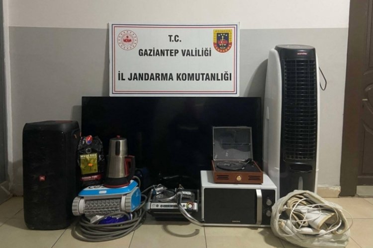 Bağ evinden hırsızlık yapan 4 şahıs tutuklandı