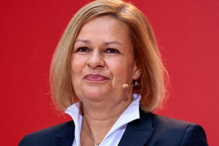 Almanya d&uuml;zensiz g&ouml;&ccedil; ile m&uuml;cadele konusunda G&uuml;rcistan ile anlaşma imzaladı