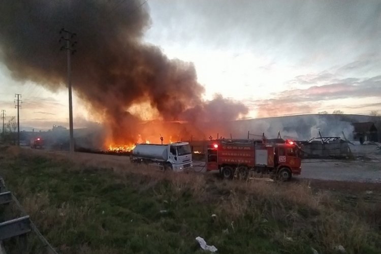 &Ccedil;orum'da katı atık merkezindeki yangın kontrol altına alındı