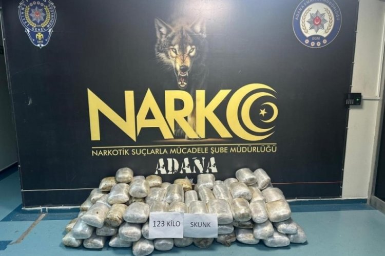 K&uuml;&ccedil;&uuml;kbaş hayvan y&uuml;kl&uuml; tırın kasasından uyuşturucu &ccedil;ıktı
