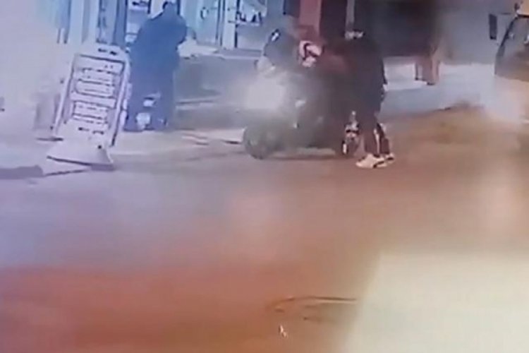 İstanbul'da motokuryeye tekmeli yumruklu saldırı!
