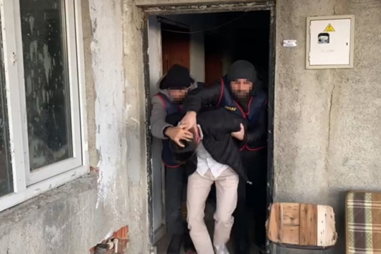 Afyonkarahisar'da eşi ve 3 yakınını &ouml;ld&uuml;r&uuml;p ka&ccedil;an koca yakalandı!