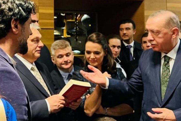 Cumhurbaşkanı Erdoğan'dan Orban'a kitap hediyesi