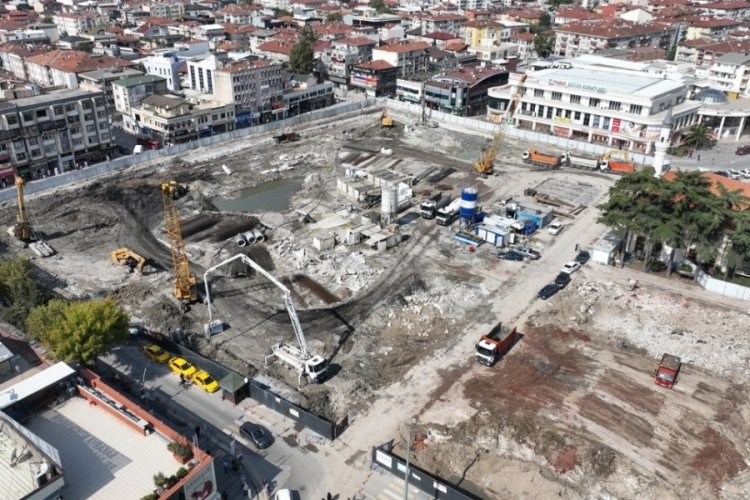 Adapazarı'nın kalbindeki d&ouml;n&uuml;ş&uuml;mde zemin iyileştirme &ccedil;alışmaları neredeyse bitti
