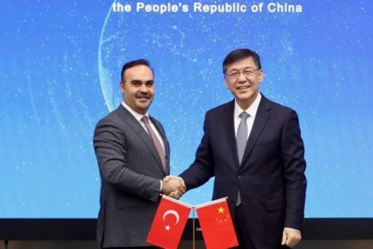 Bakan Kacır, &Ccedil;inli mevkidaşları ile g&ouml;r&uuml;şt&uuml;