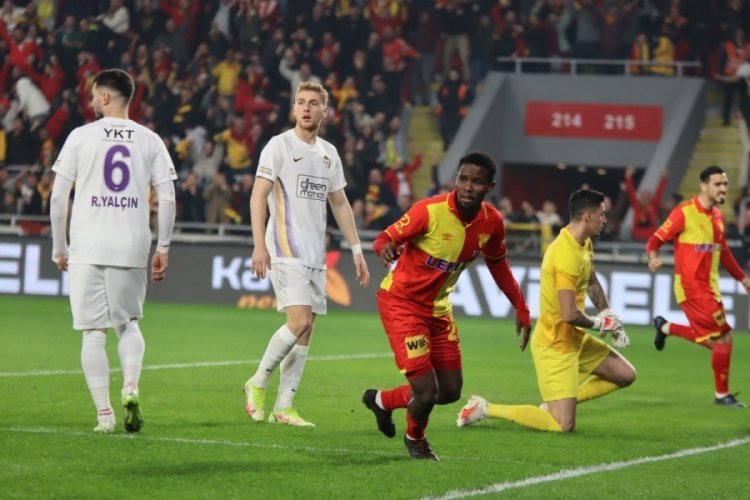 G&ouml;ztepe konuk ettiği Ey&uuml;pspor'u 5-1 yendi