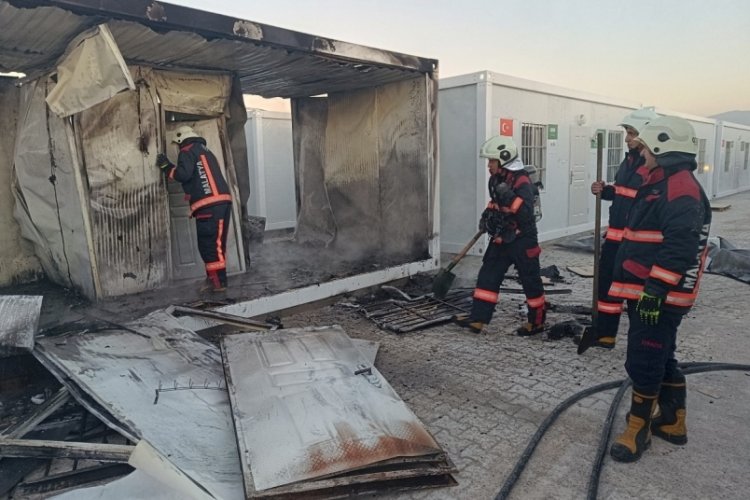 Malatya'da konteyner yangını