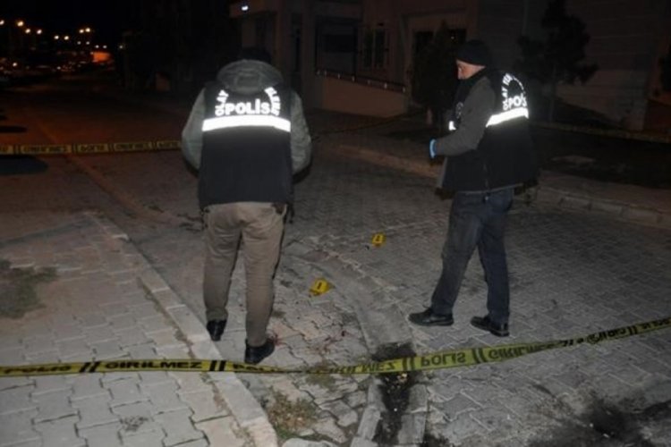 Eski damat ve kayınpeder arasında bı&ccedil;aklı kavga: 3 yaralı