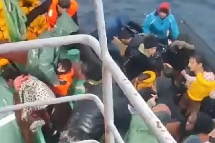 Kuşadası'ndan Yunanistan'a ka&ccedil;maya &ccedil;alışan g&ouml;&ccedil;menler fırtınaya yakalandı