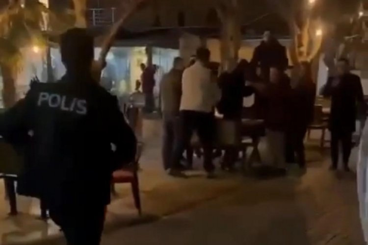 Bursa'da polis memuru kavgayı ayırmaya gitti! Pastalı s&uuml;rpriz karşısında şaşkına d&ouml;nd&uuml;
