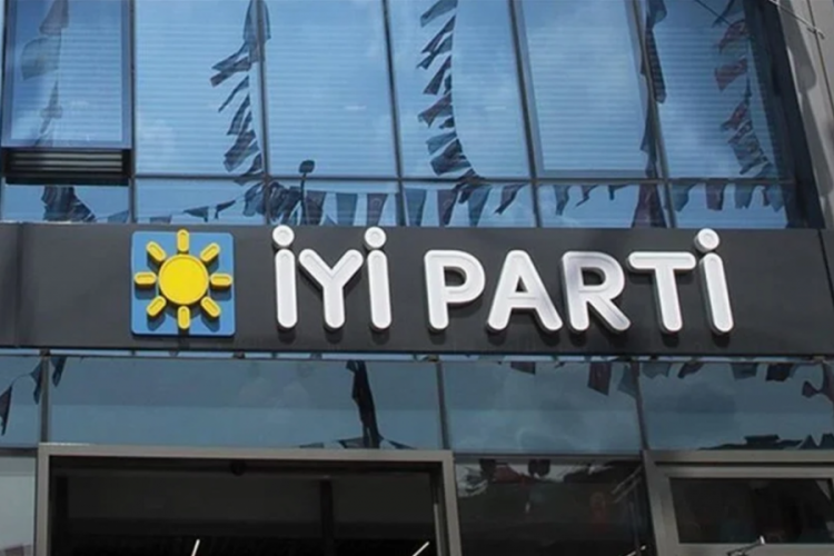 İYİ Parti Ankara'da 4 il&ccedil;e başkanı g&ouml;revden alındı!