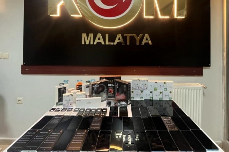 Malatya'da &ccedil;ok sayıda ka&ccedil;ak cep telefonu ele ge&ccedil;irildi