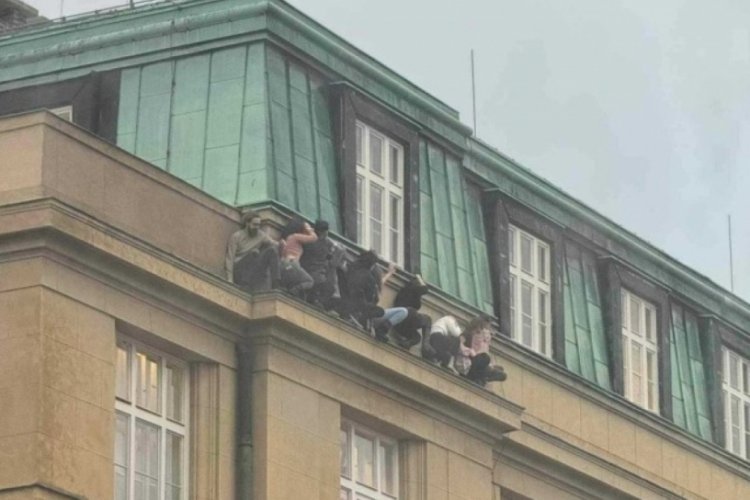 &Ccedil;ekya'nın başkenti Prag'ta &uuml;niversitede silahlı saldırı d&uuml;zenledi