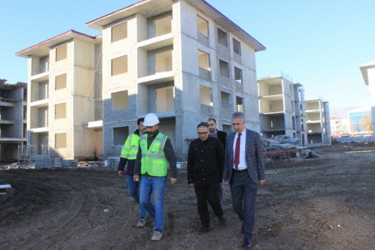 Erzincan'da kentsel d&ouml;n&uuml;ş&uuml;m projesindeki ev ve işyerleri 2025 yılında teslim edilecek