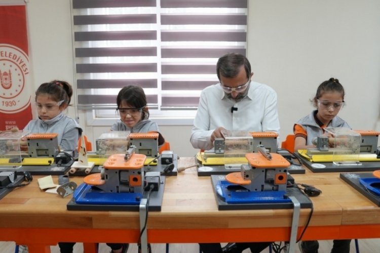 Bursa'da Başkan Işık: 7 bin 500 çocuğumuza kodlama ve yazılım eğitimi verdik