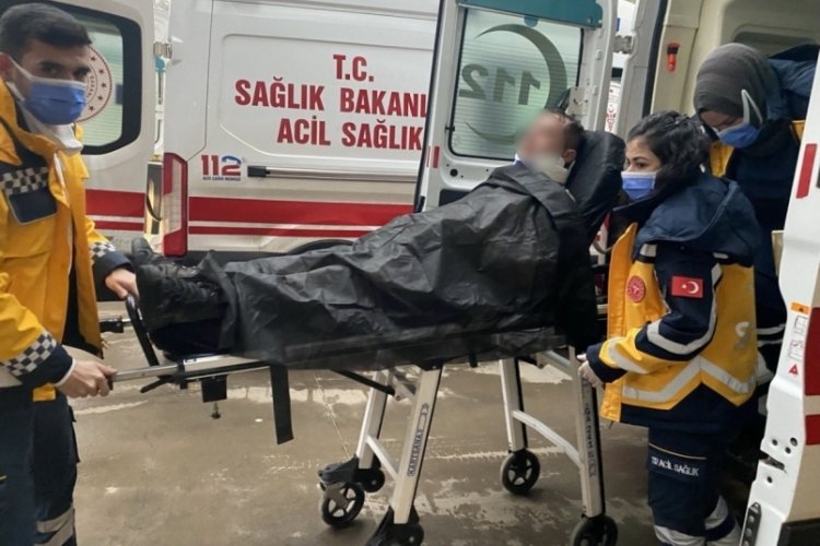 Adıyaman'da askerleri taşıyan ara&ccedil; devrildi: 3 yaralı