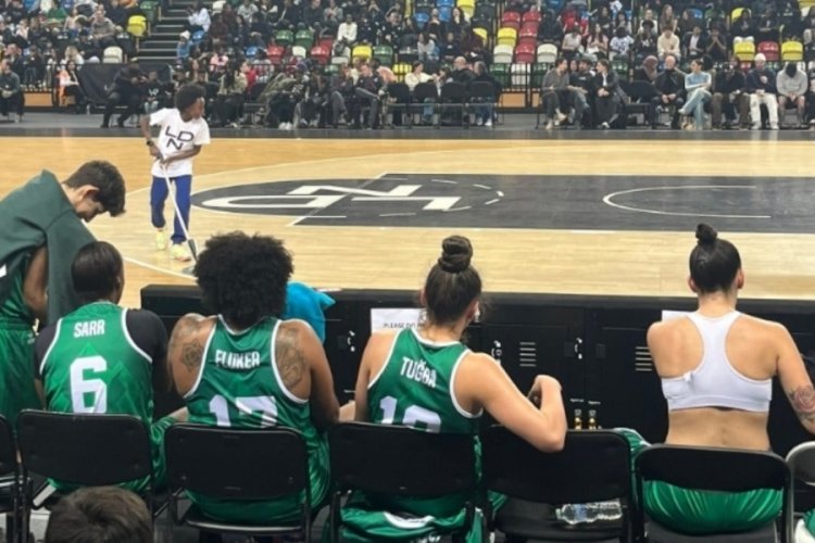 Bursa Uludağ Basketbol 5 oyuncuyla sahaya &ccedil;ıktı! T&uuml;rk taraftarlardan destek