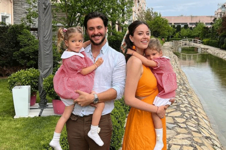 Anıl Altan'ın Pelin Akıl ile paylaştığı fotoğraf, boşanma iddialarını &ccedil;&uuml;r&uuml;tt&uuml;!