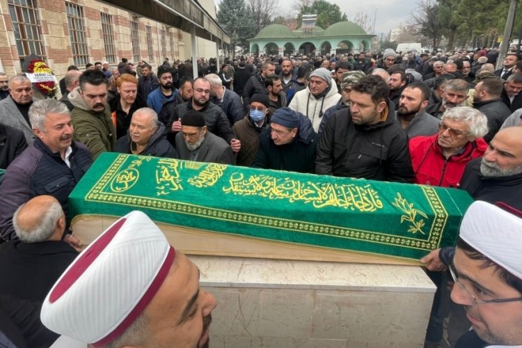 T&uuml;rkiye Gazetesi Eski Spor Yazarı Şekip Hazar, ebediyete uğurlandı
