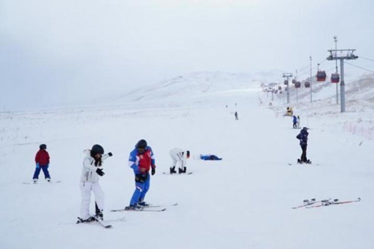 Erciyes'te kayak sezonu a&ccedil;ıldı