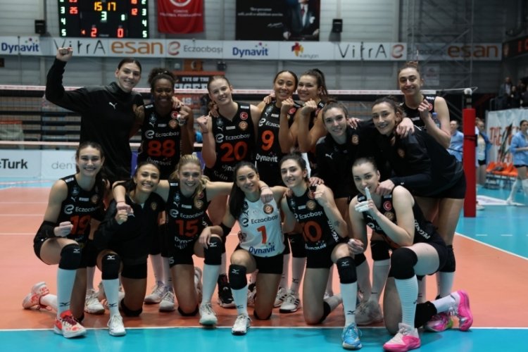 Eczacıbaşı Dynavit, PTT'yi 3-0 mağlup etti