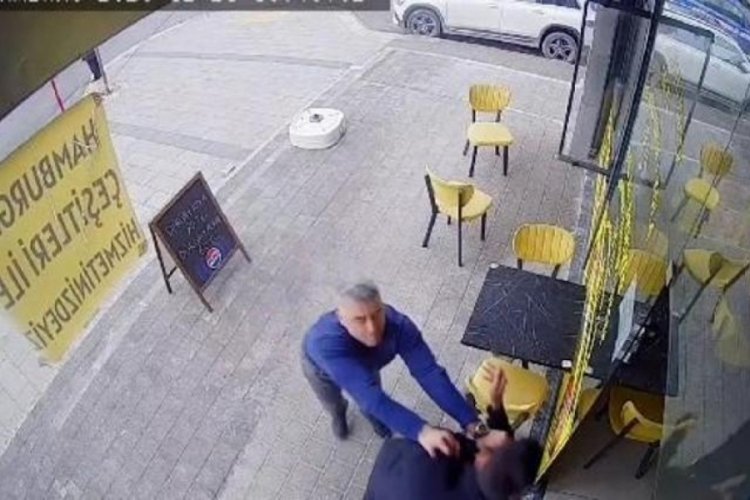 Emniyet m&uuml;d&uuml;r&uuml; &Ouml;zburun eski polis memurunu darp etti!