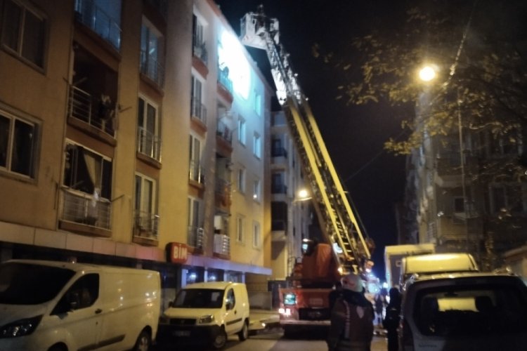 İstanbul'da dumana maruz kalan vatandaşları itfaiye kurtardı