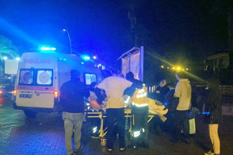 Marmaris'te korkutan yangın! Geceyi alevler aydınlattı