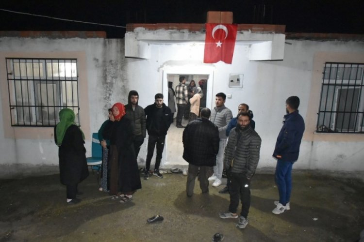 T&uuml;rkiye şehitlerine ağlıyor