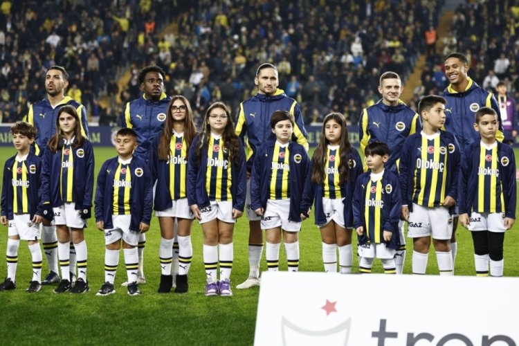 Fenerbah&ccedil;e, Galatasaray'ı ağırlayacak