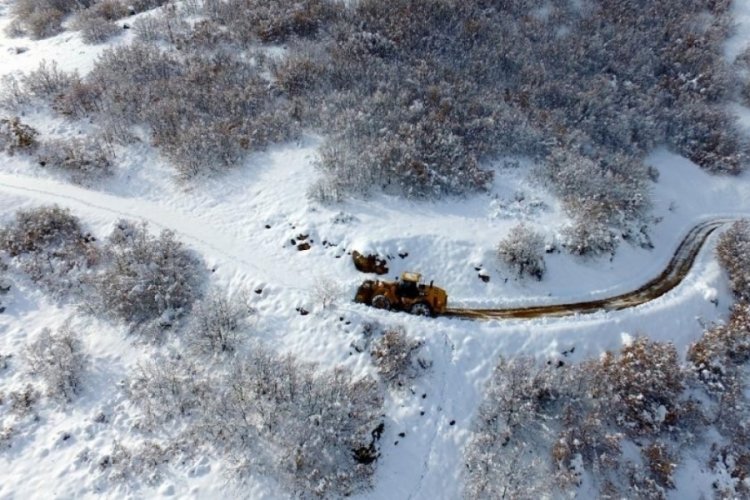Bayburt'un y&uuml;ksek rakımlı yerleri beyaza b&uuml;r&uuml;nd&uuml;