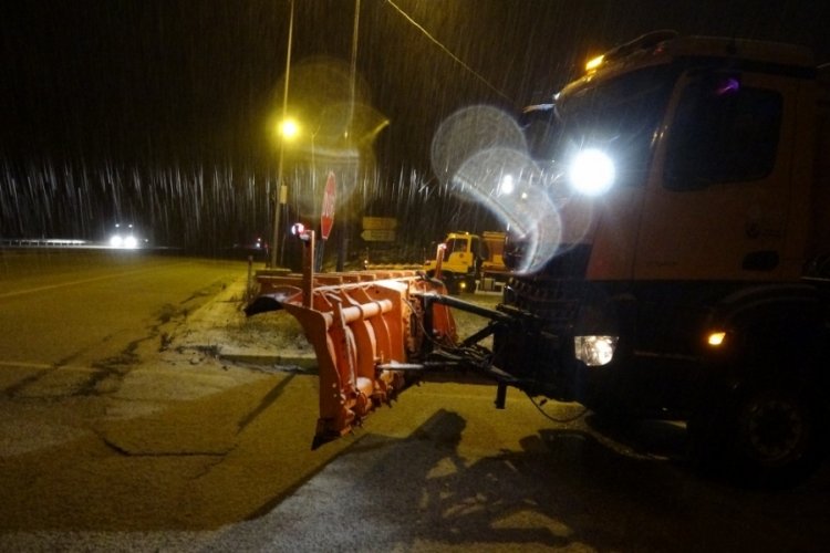Bolu Dağı ge&ccedil;işinde kar yağışı başladı