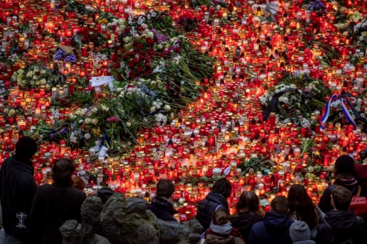 &Ccedil;ekya'daki saldırıda hayatını kaybedenler &uuml;lke genelinde anıldı