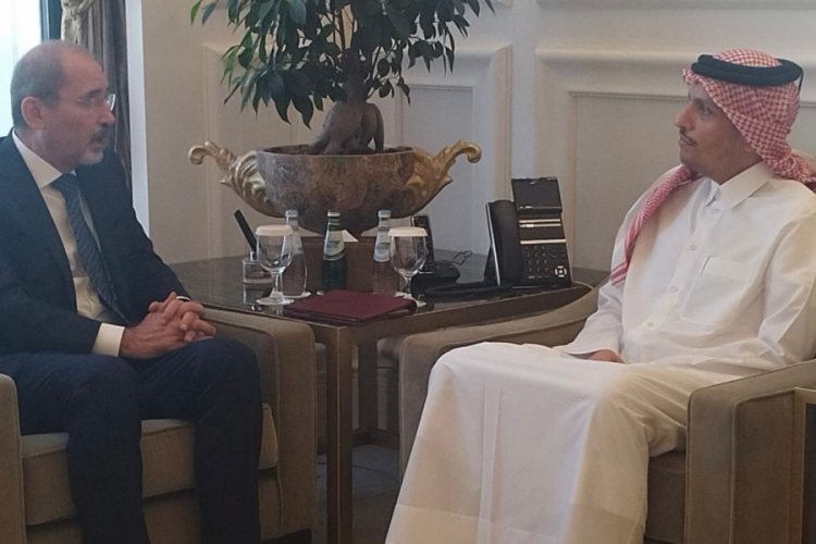 &Uuml;rd&uuml;n Dışişleri Bakanı Safadi, Katar Başbakanı Al Thani ile g&ouml;r&uuml;şt&uuml;