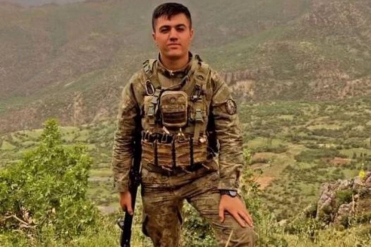 Pen&ccedil;e-Kilit Harekatı b&ouml;lgesinde şehit olan askerin acı haberi annesine verildi