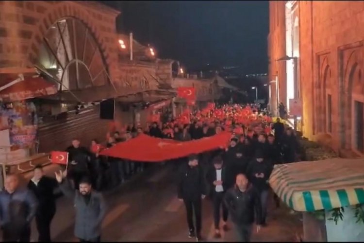 Bursa'da "Şehitler &ouml;lmez, vatan b&ouml;l&uuml;nmez" y&uuml;r&uuml;y&uuml;ş&uuml;